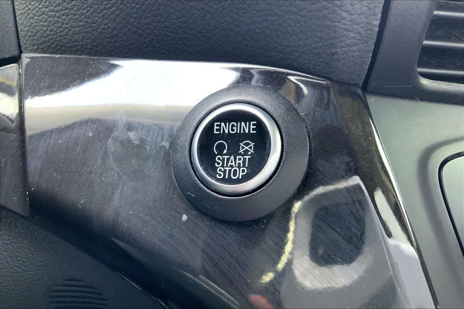 Used 2017 Ford Escape Titanium w/ Equipment Group 301A FWD image 30