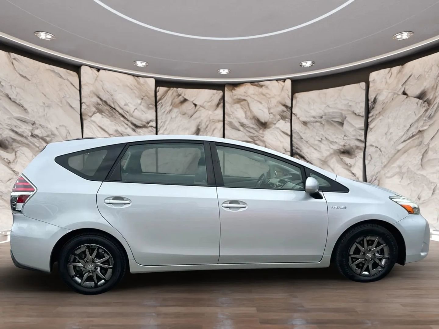 Used 2015 Toyota Prius V Three image 6