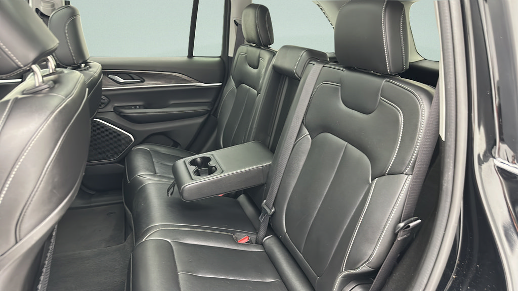 Used 2023 Jeep Grand Cherokee 4WD 4xe image 10