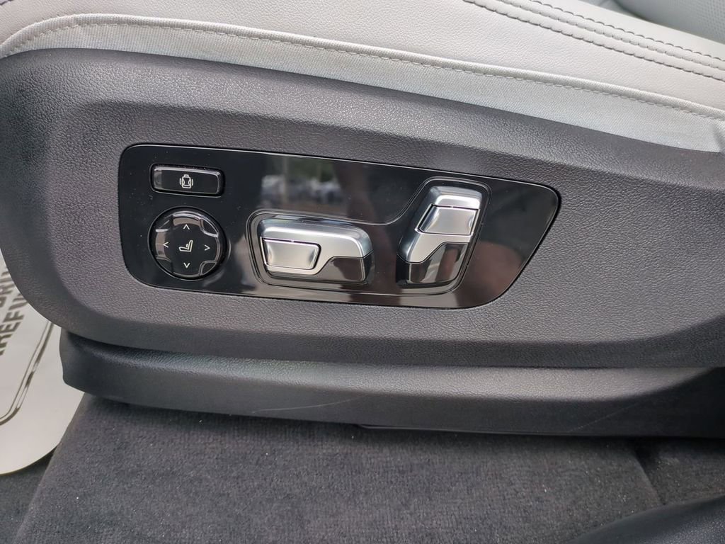 New 2026 BMW X5 sDrive40i w/ M Sport Package image 19