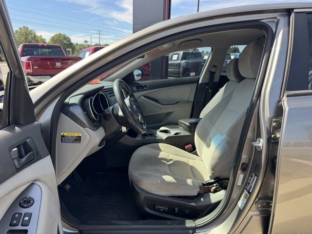 Used 2015 Kia Optima LX w/ LX Convenience Package image 16