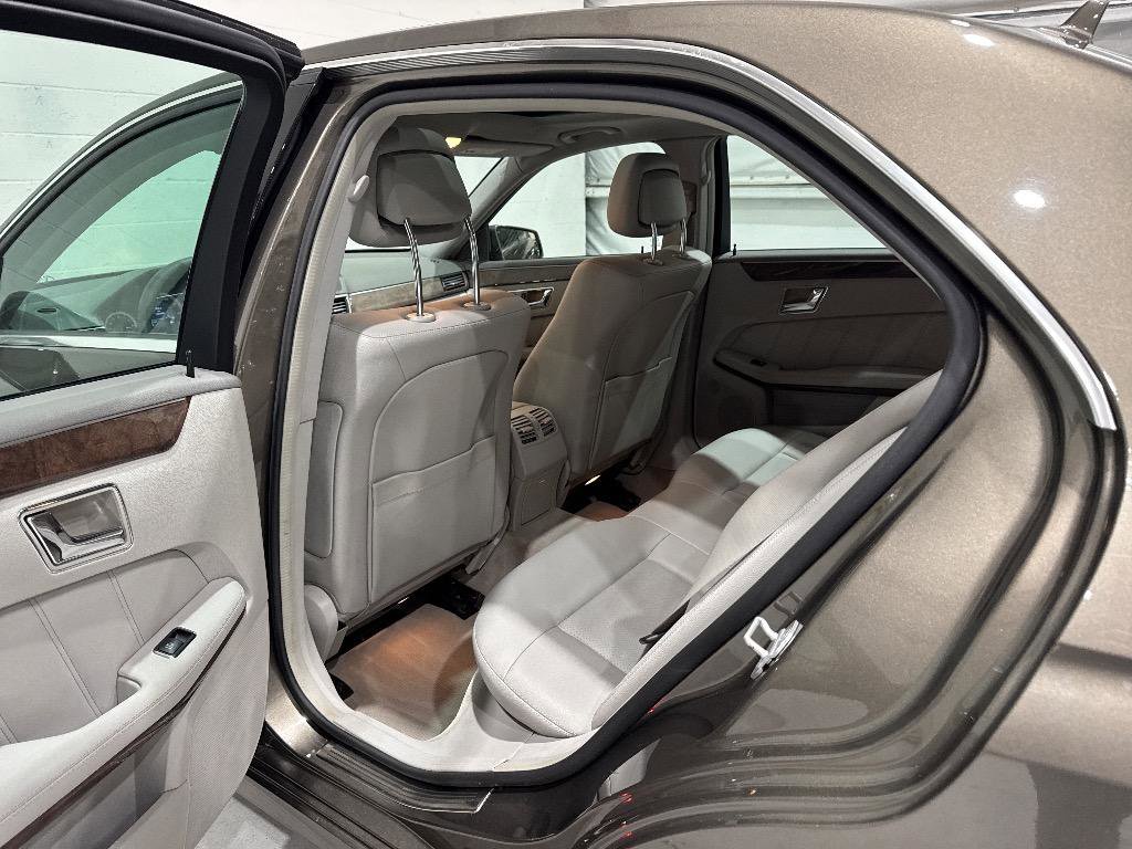 Used 2011 Mercedes-Benz E 350 Sedan image 59