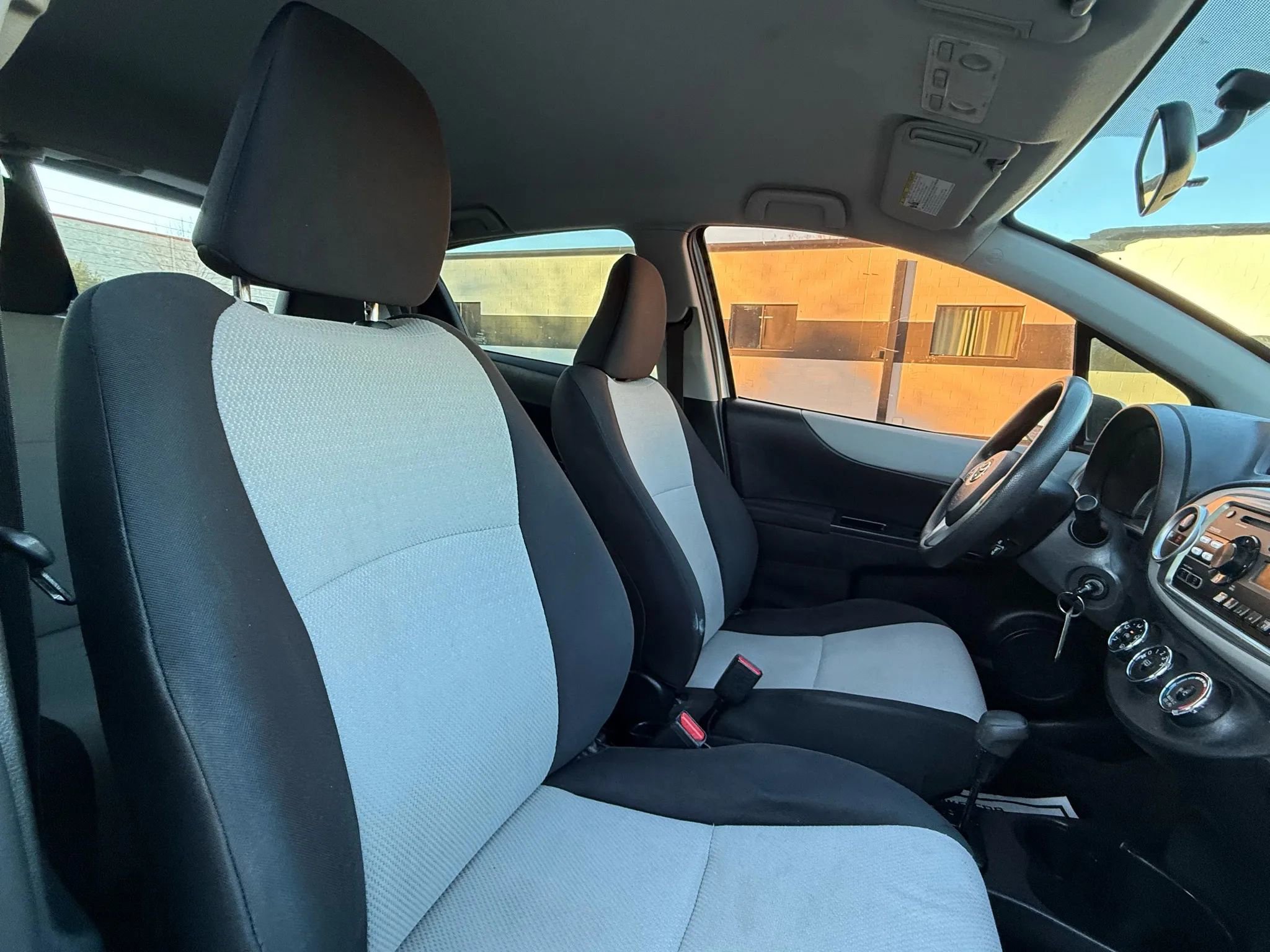 Used 2013 Toyota Yaris LE image 23