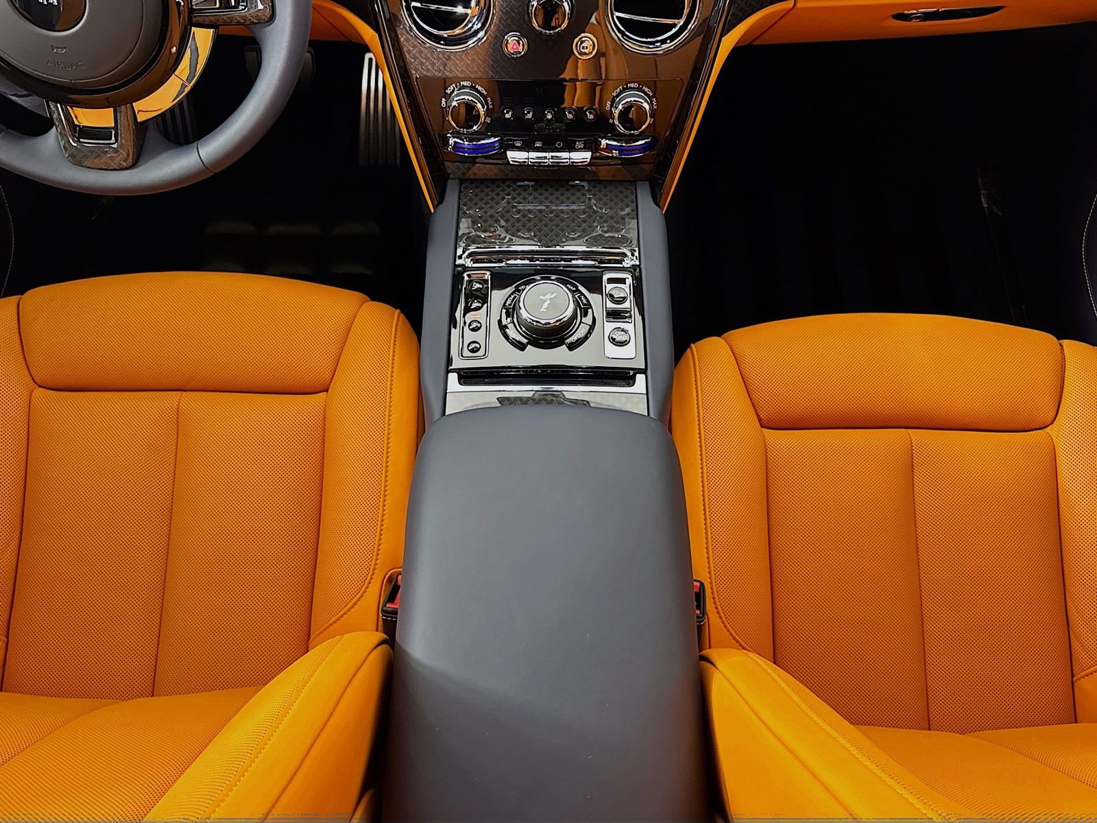 Certified 2025 Rolls-Royce Cullinan Black Badge w/ Leather Finishing Pack AWD/4WD image 23