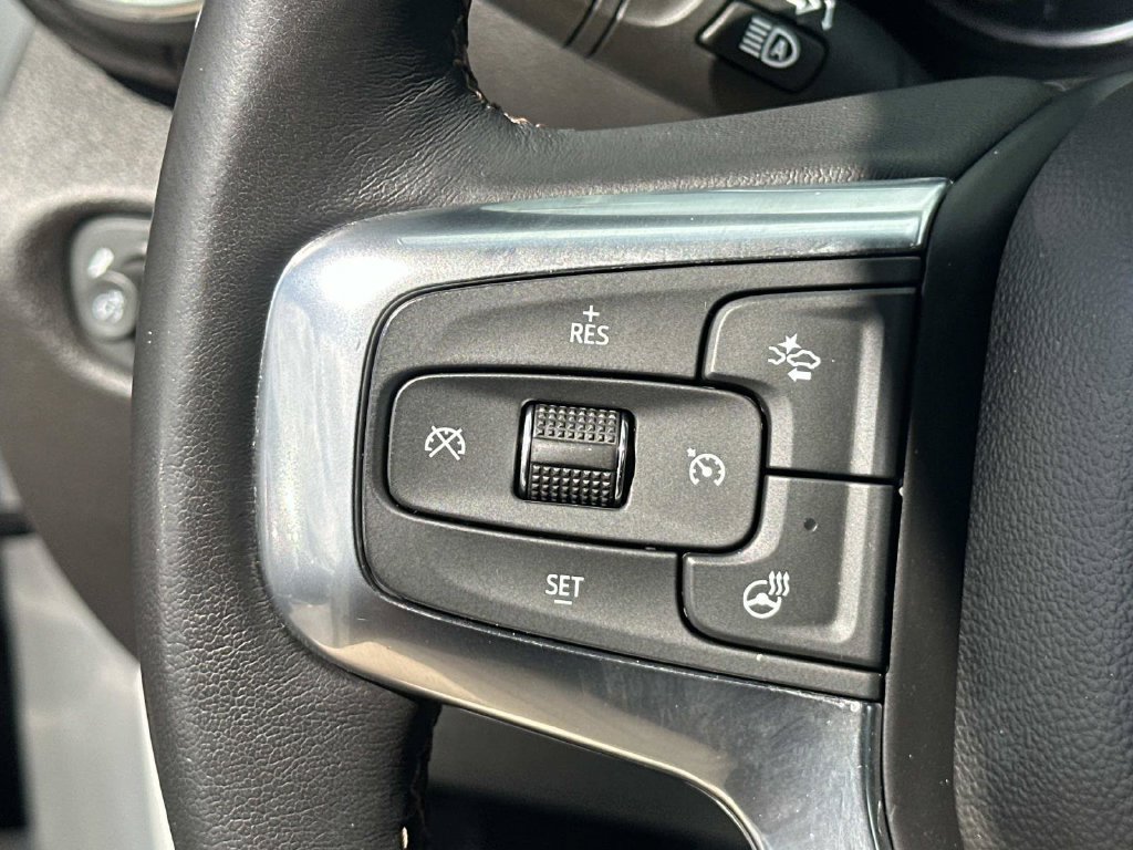Used 2022 Chevrolet Blazer Premier w/ Enhanced Convenience Package AWD/4WD image 19