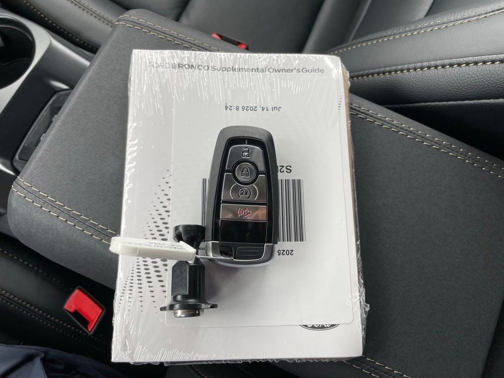 New 2025 Ford Bronco Badlands image 47
