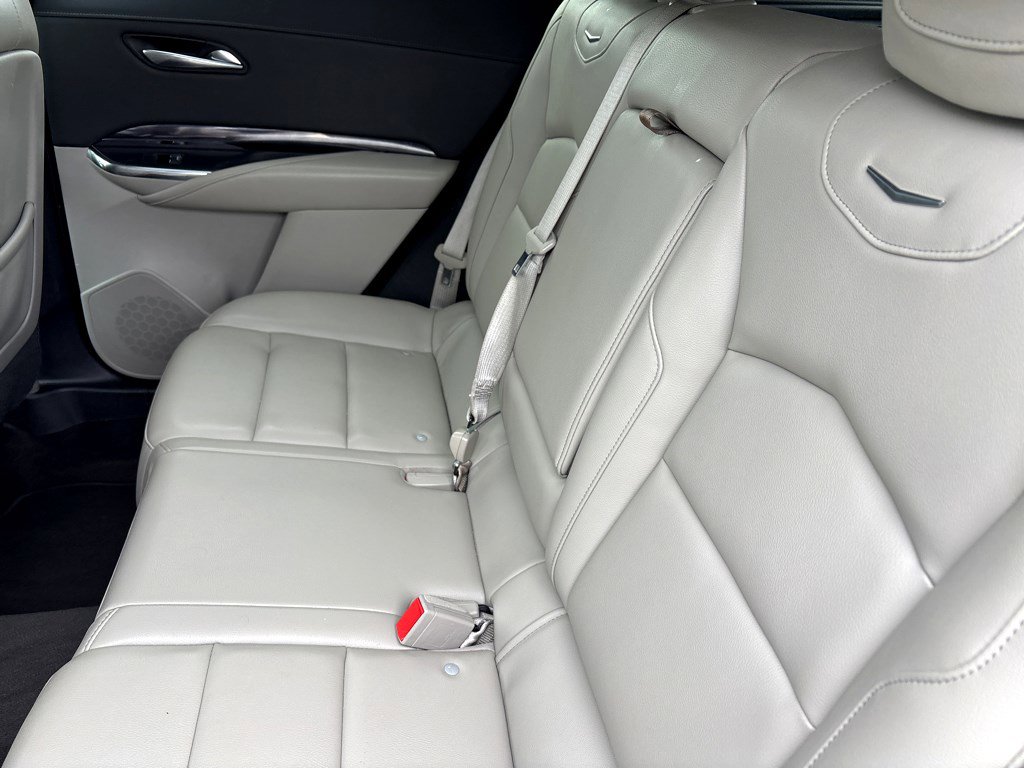 Used 2019 Cadillac XT4 Luxury FWD image 14