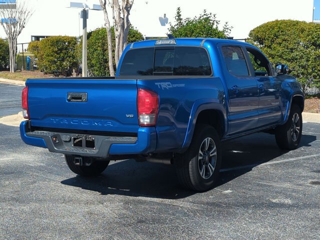 Used 2017 Toyota Tacoma TRD Sport w/ Tow Package image 5