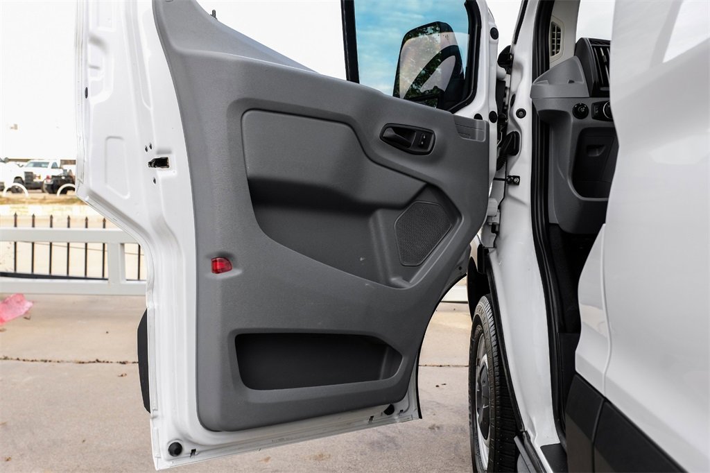 Used 2019 Ford Transit 250 130 Low Roof image 32