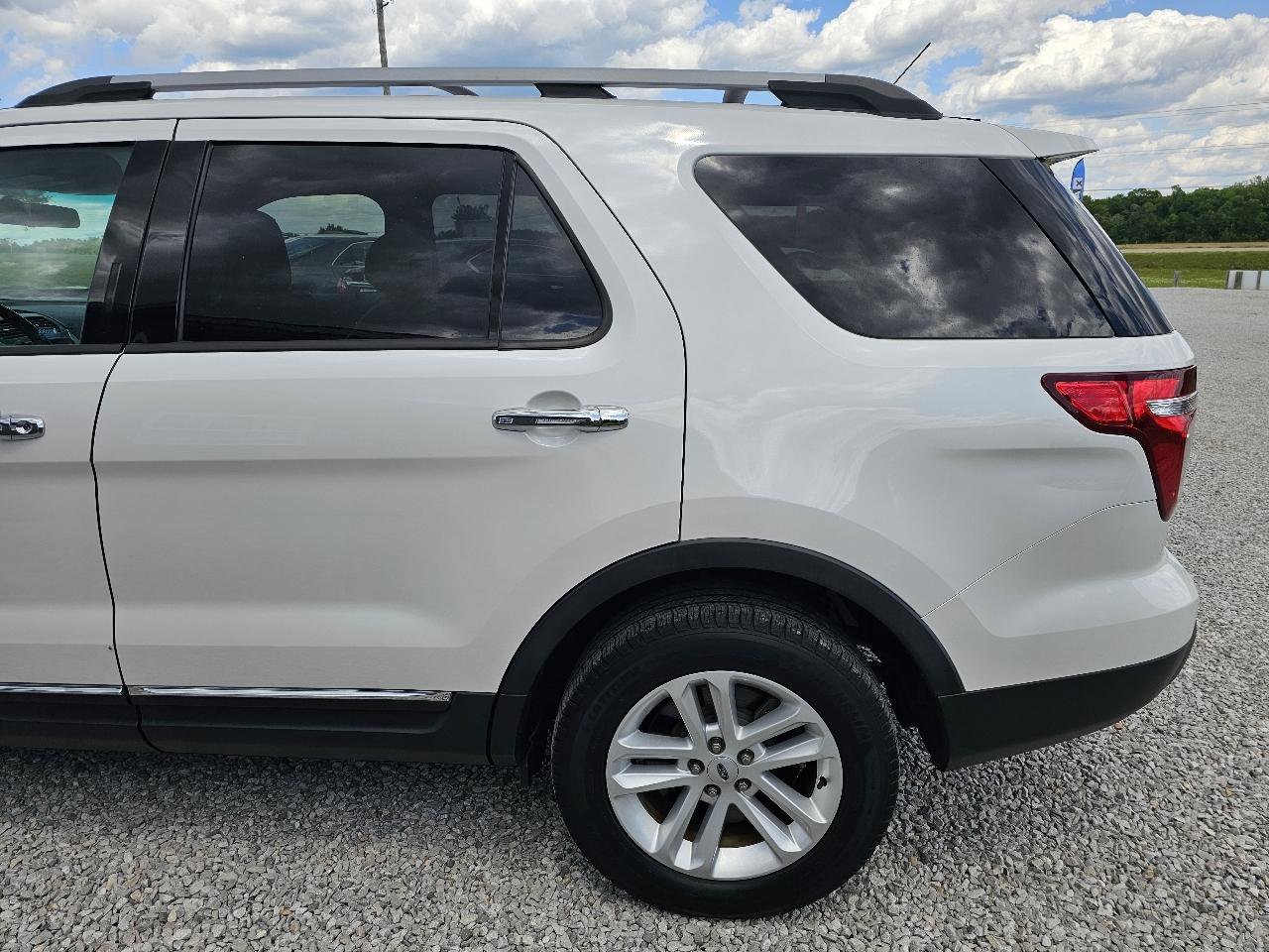 Used 2014 Ford Explorer XLT FWD image 7