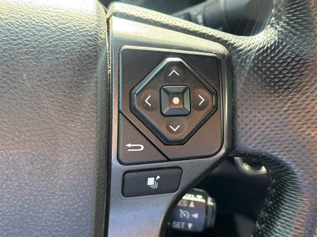 Used 2016 Toyota Tacoma TRD Off-Road w/ Towing Package AWD/4WD image 27