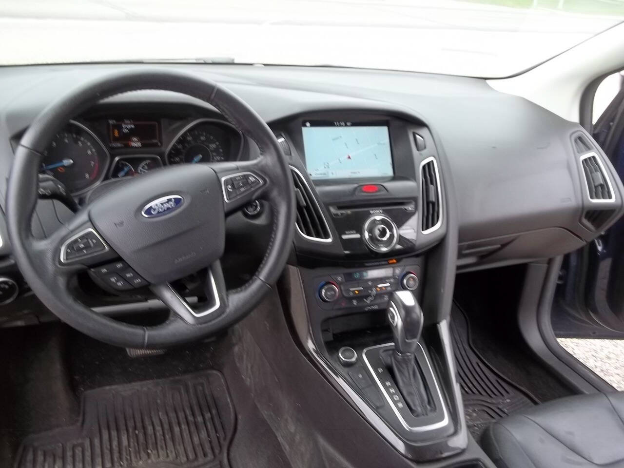 Used 2016 Ford Focus Titanium w/ Titanium Cold Weather Package FWD image 9