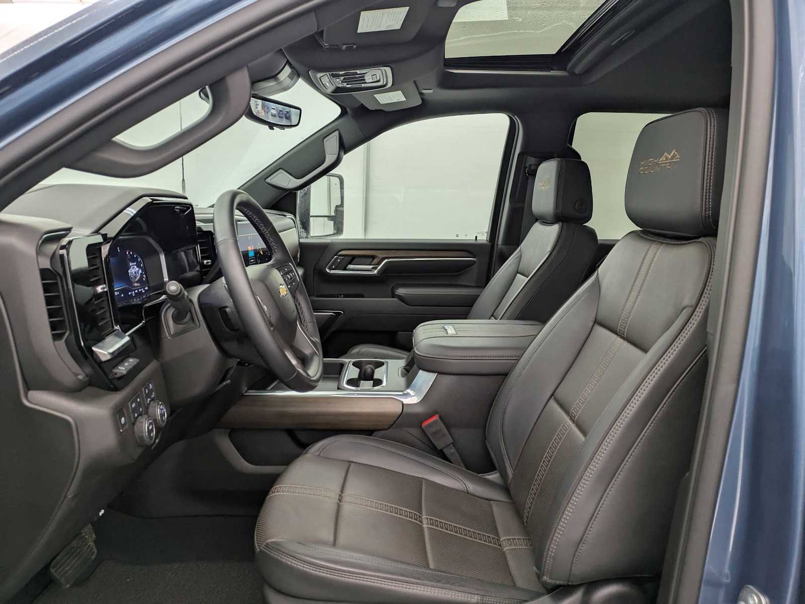 Used 2024 Chevrolet Silverado 3500 High Country w/ High Country Premium Package image 20