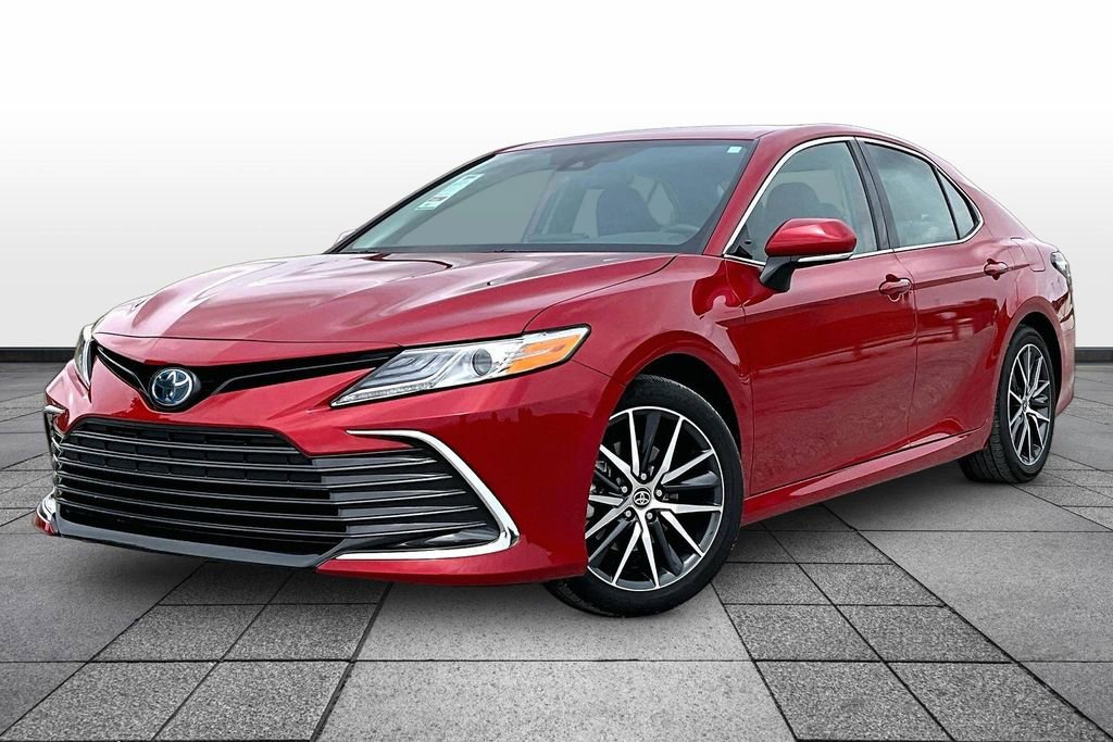 Used 2023 Toyota Camry XLE w/ Cold Weather Package