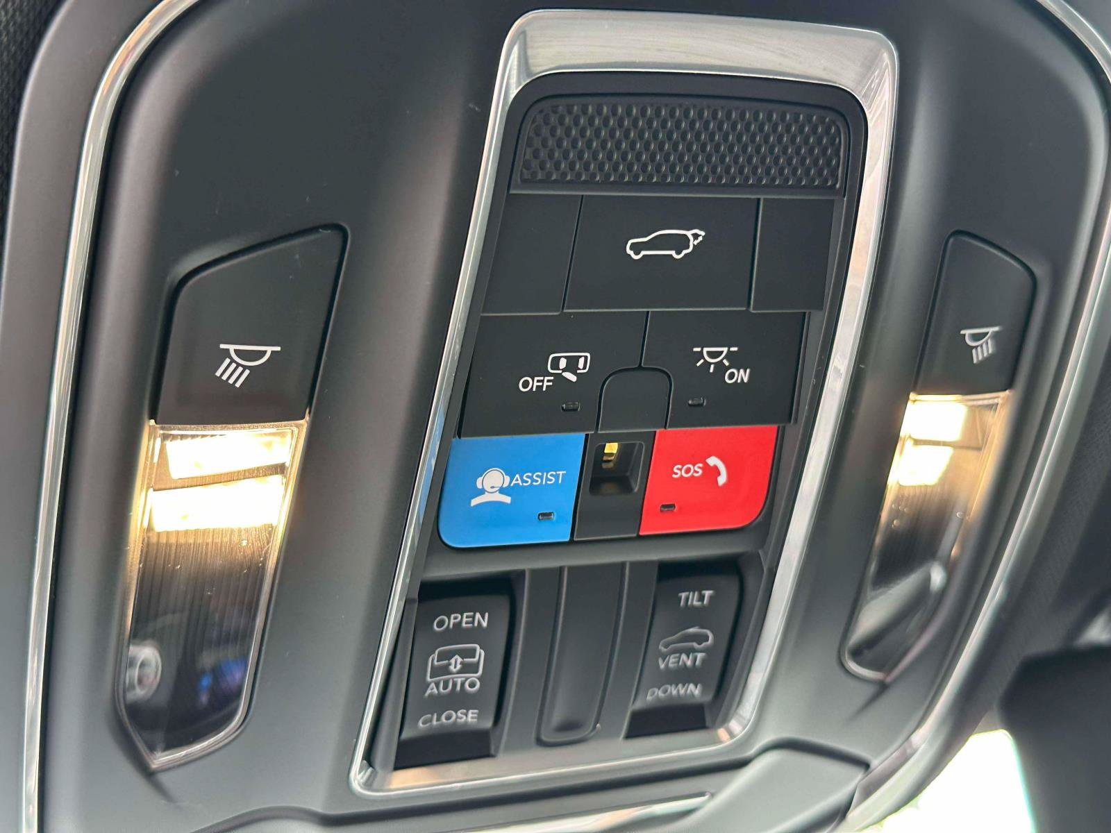 Used 2025 Jeep Grand Cherokee 4WD image 30