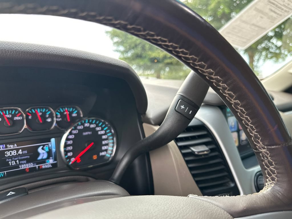 Used 2020 GMC Yukon XL SLT w/ Premium Edition RWD image 28