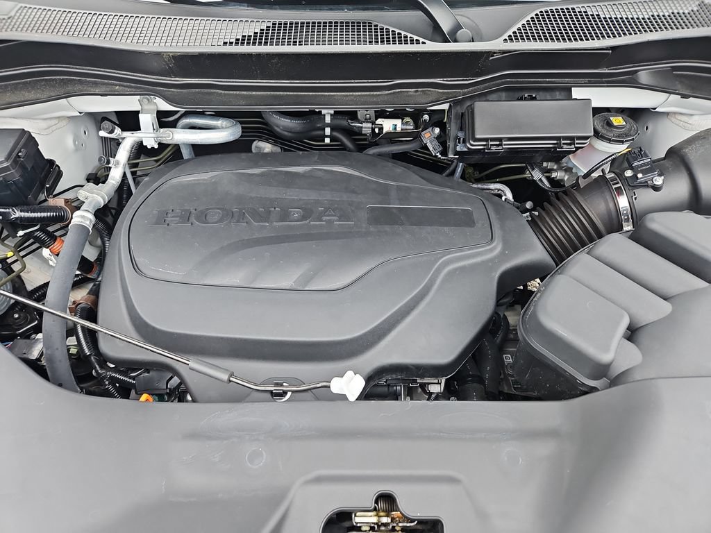 Certified 2025 Honda Passport TrailSport image 38