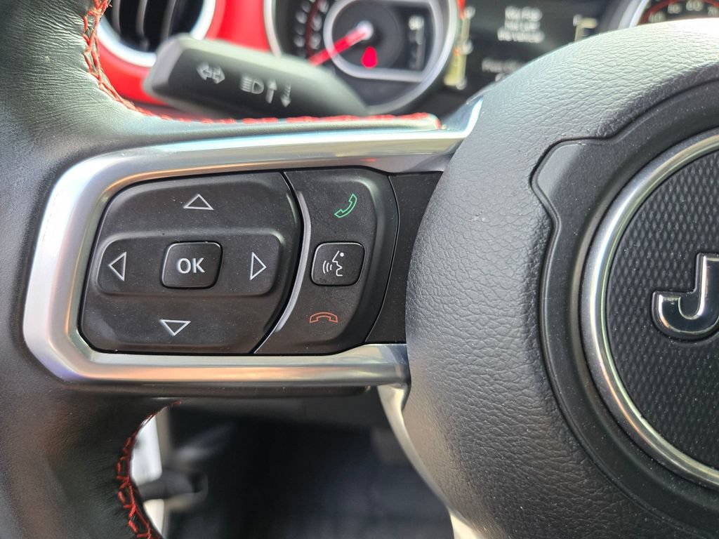 Used 2022 Jeep Wrangler Unlimited Rubicon w/ LED Lighting Group AWD/4WD image 16
