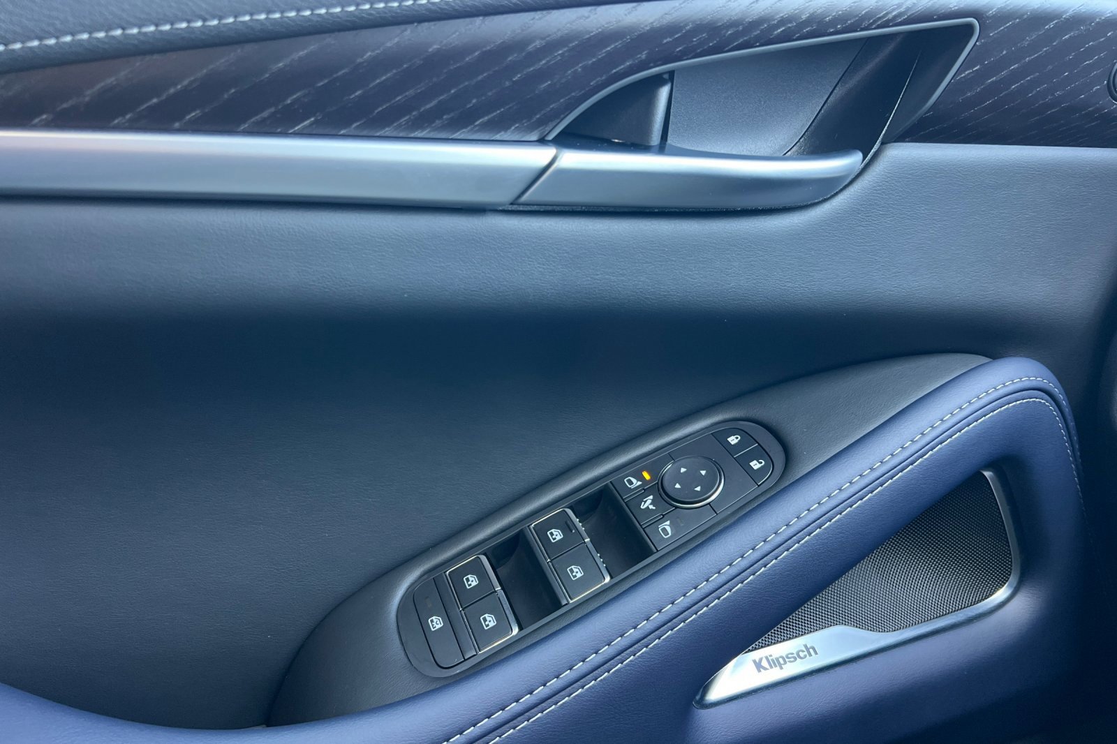 New 2026 INFINITI QX60 Sport w/ Dark Cargo Package image 10