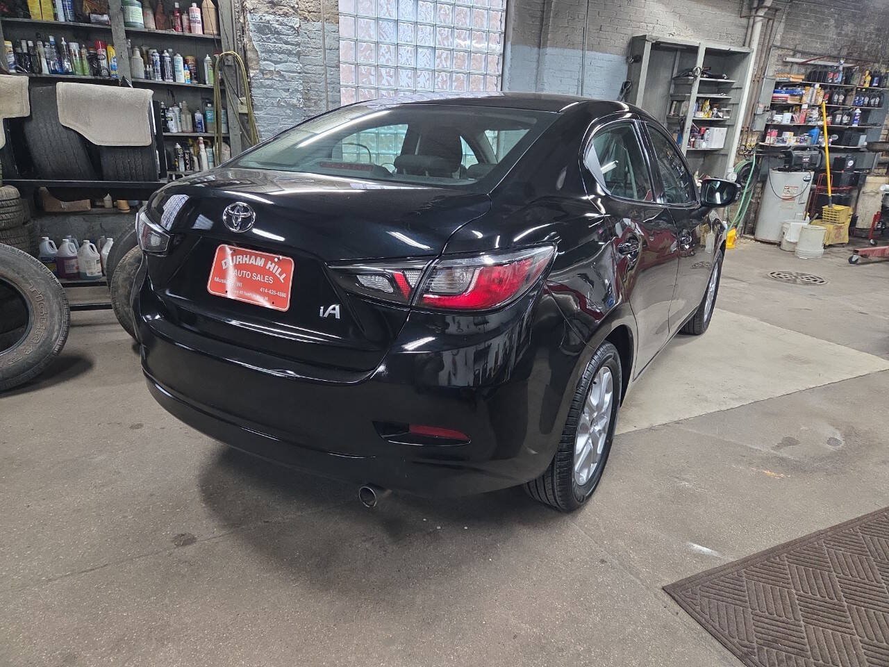 Used 2018 Toyota Yaris iA FWD image 3