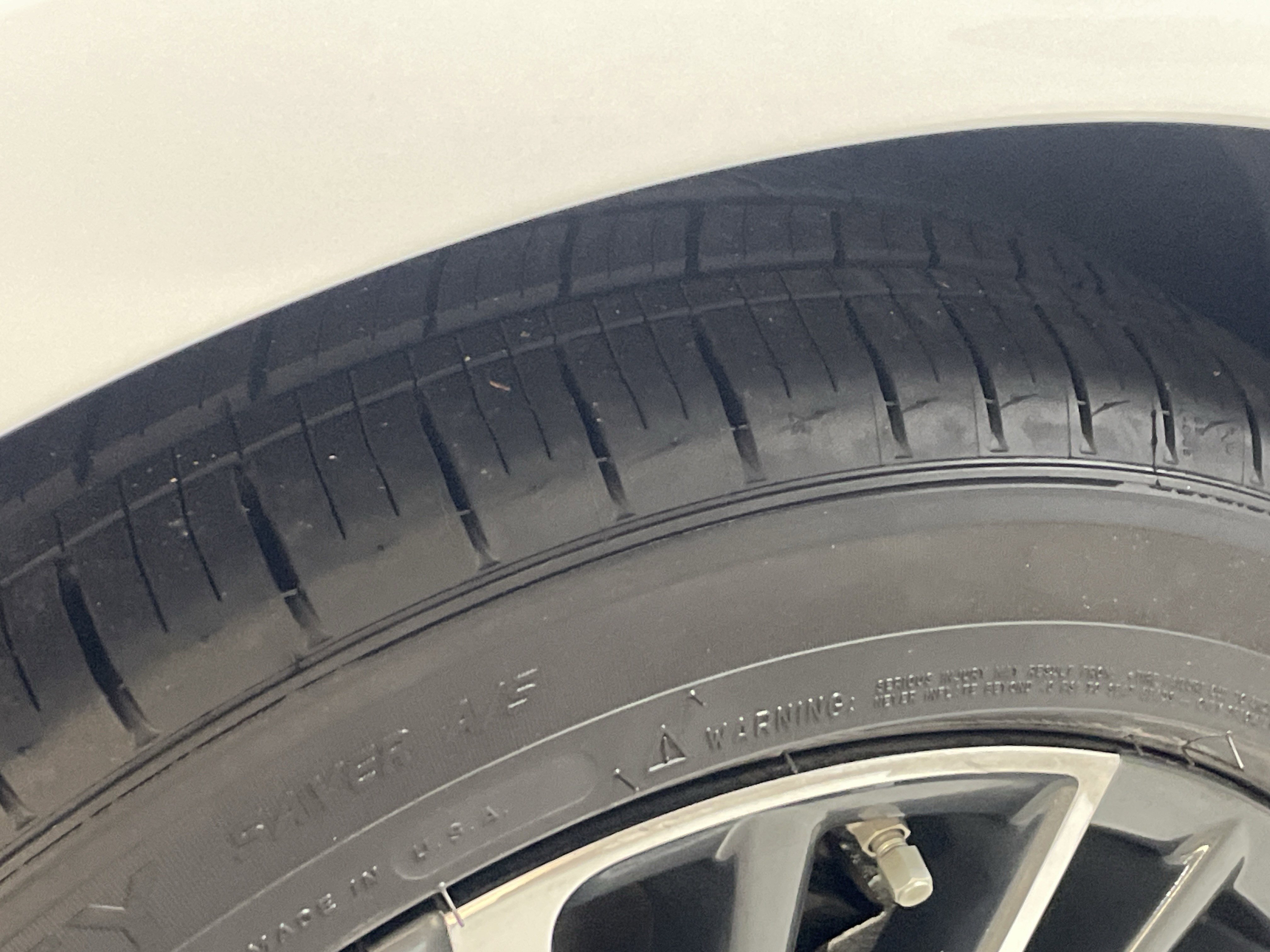 Used 2025 Lexus ES 300h w/ Premium Package image 13