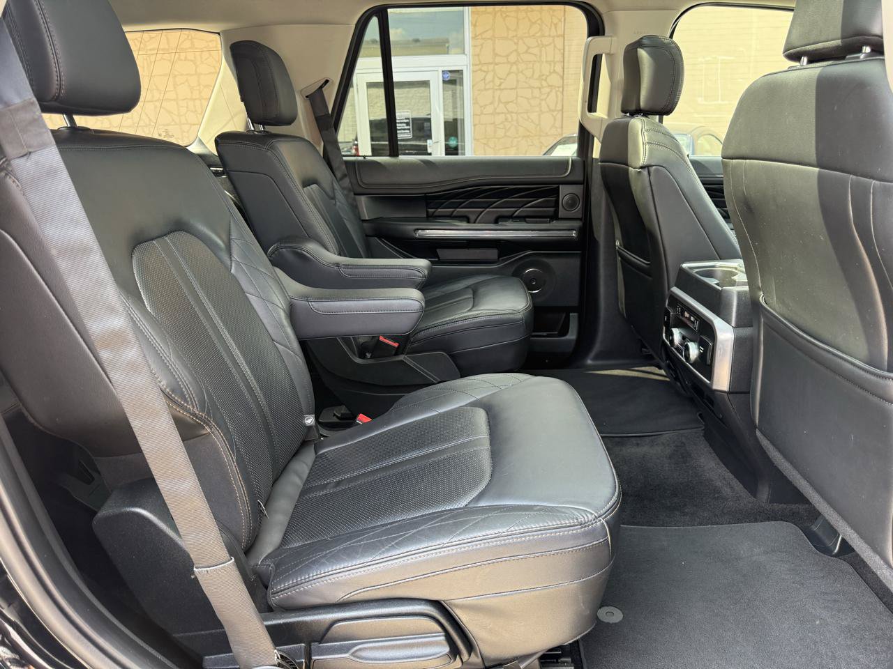 Used 2018 Ford Expedition Platinum AWD/4WD image 23