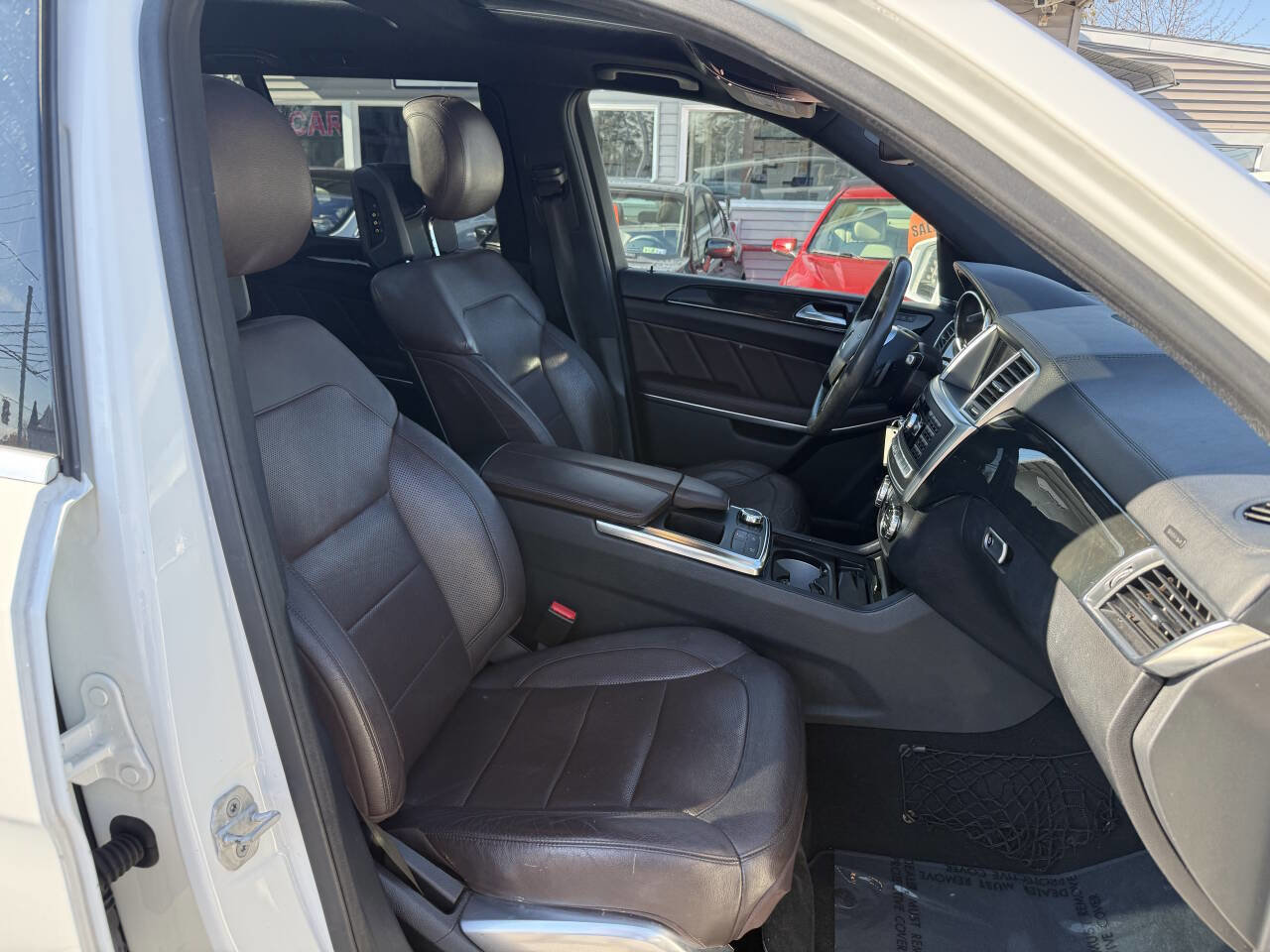 Used 2016 Mercedes-Benz GL 550 4MATIC image 18