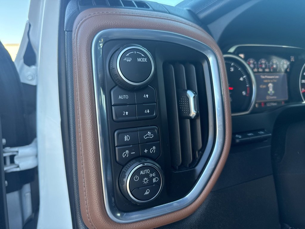 Used 2023 Chevrolet Silverado 3500 High Country image 19