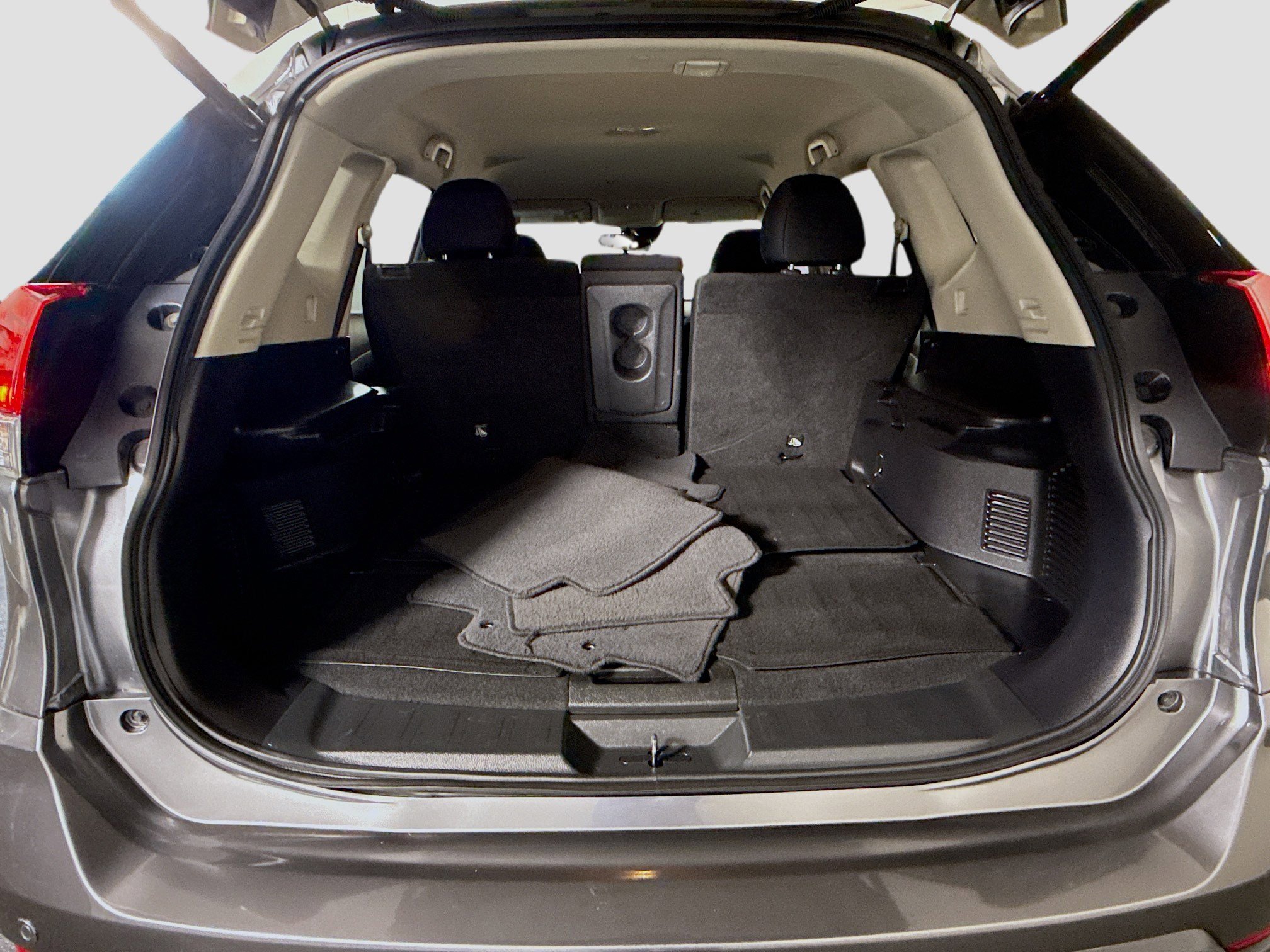 Used 2019 Nissan Rogue SV w/ Premium Package FWD image 35
