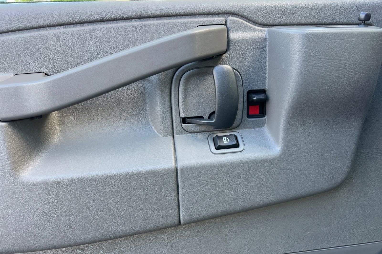 Used 2023 Chevrolet Express 3500 Extended w/ Driver Convenience Package image 11