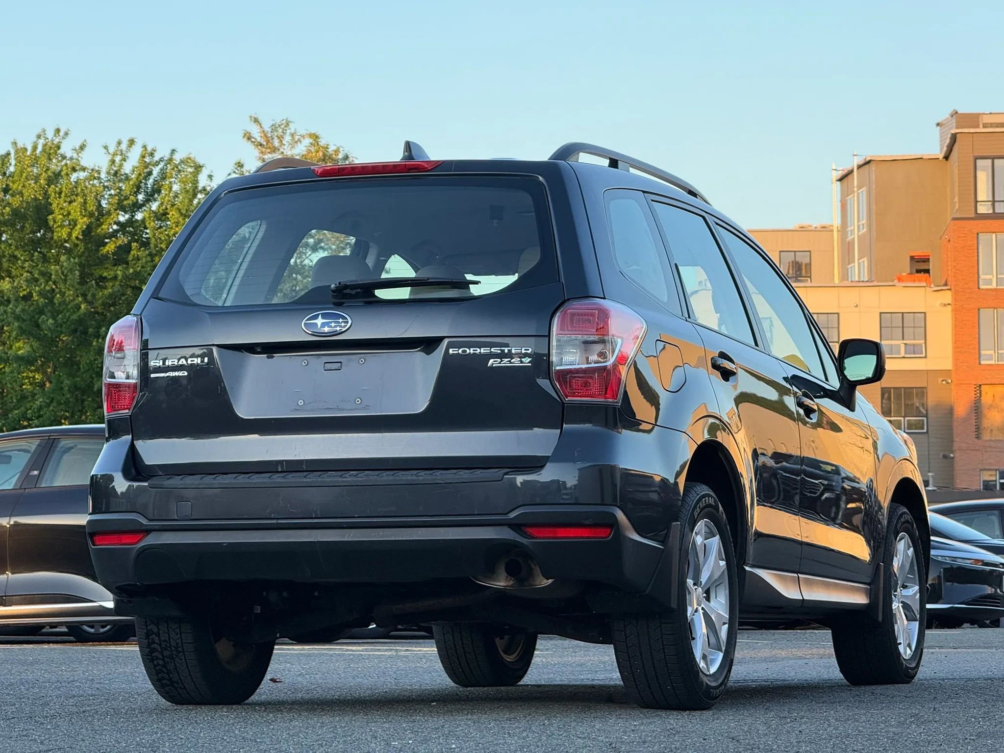 Used 2016 Subaru Forester 2.5i w/ Alloy Wheel Package AWD/4WD image 6