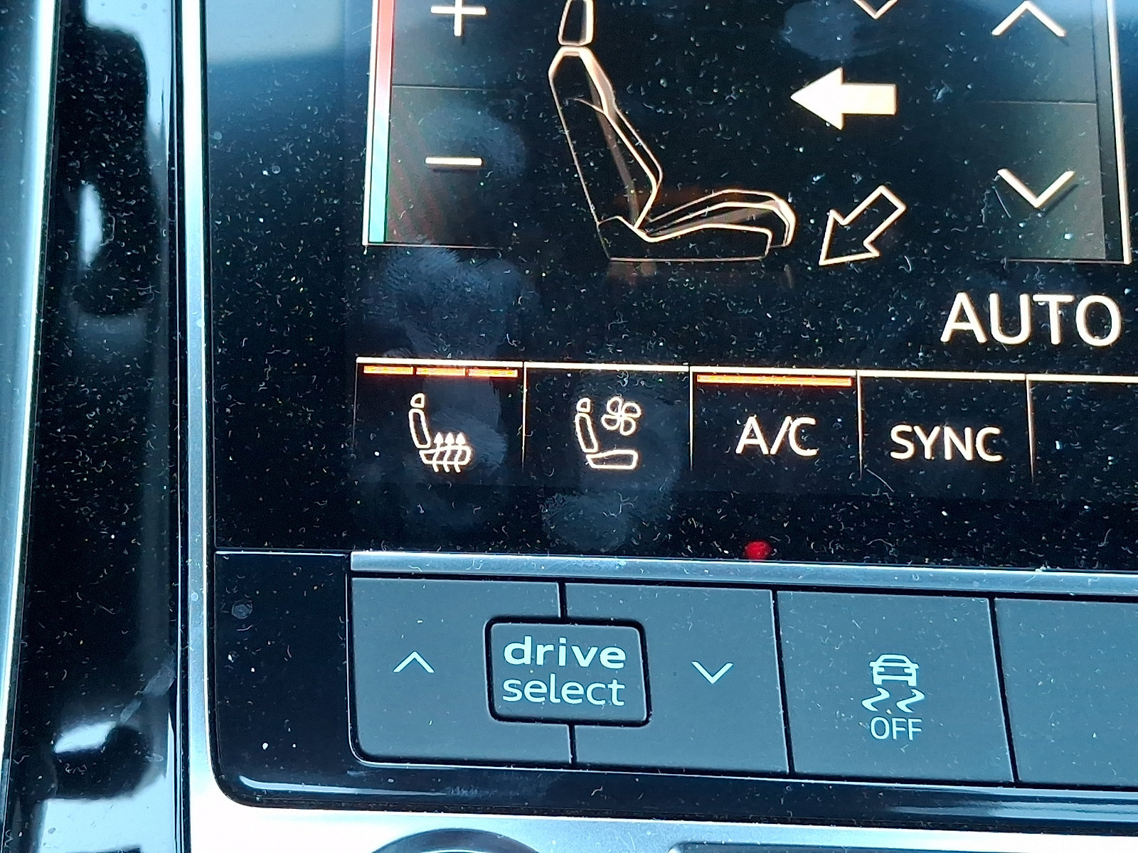 Used 2019 Audi Q8 Premium Plus w/ Premium Plus AWD/4WD image 27