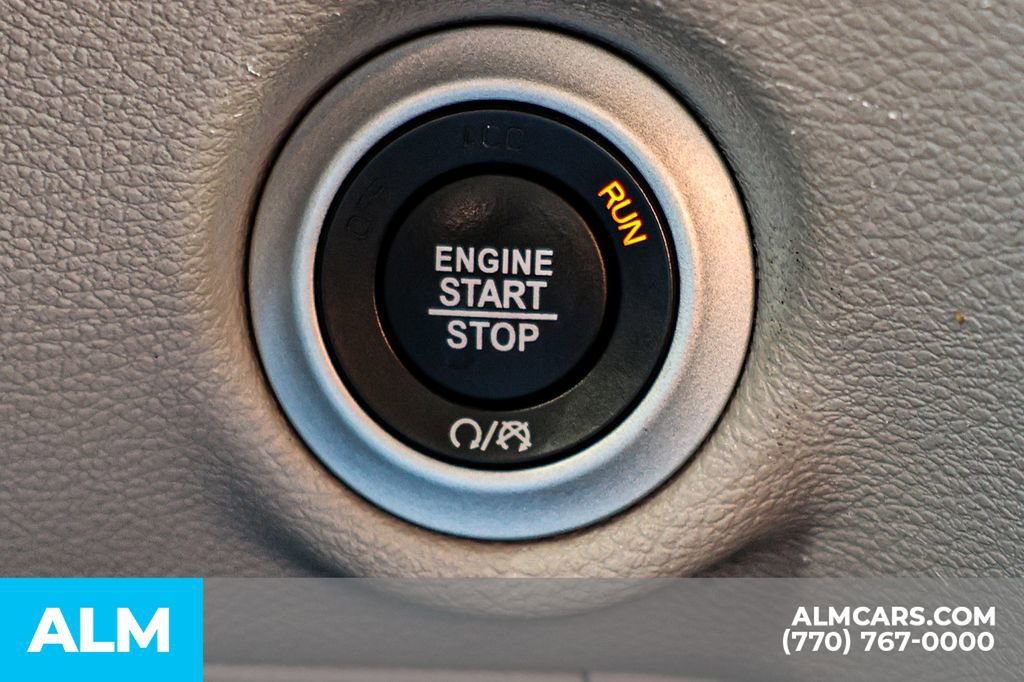 Used 2024 Chrysler Pacifica Touring-L image 46