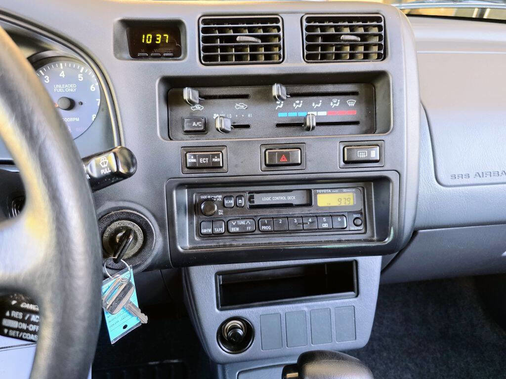 Used 1997 Toyota RAV4 4WD 4-Door image 40