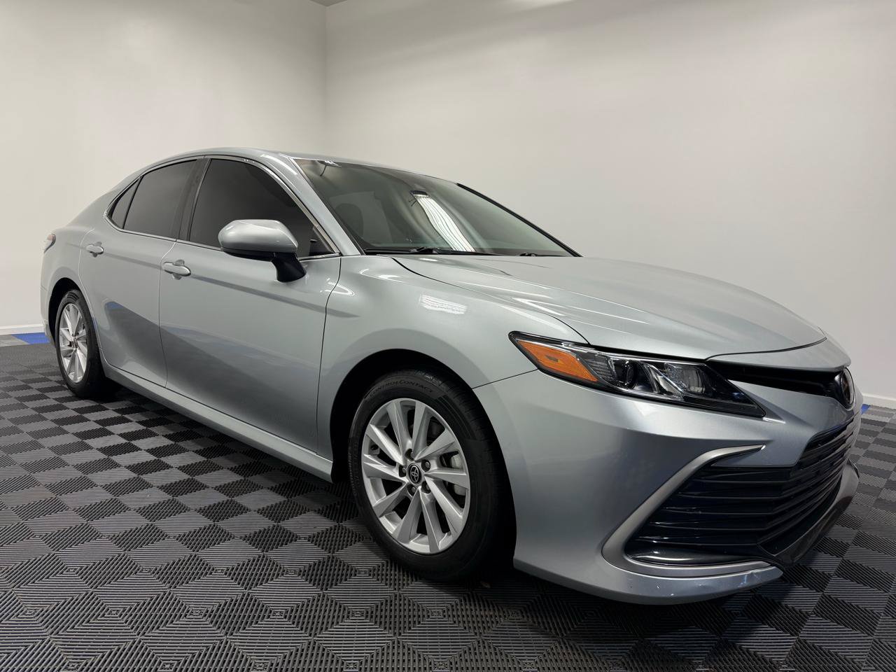 Used 2023 Toyota Camry LE FWD image 1