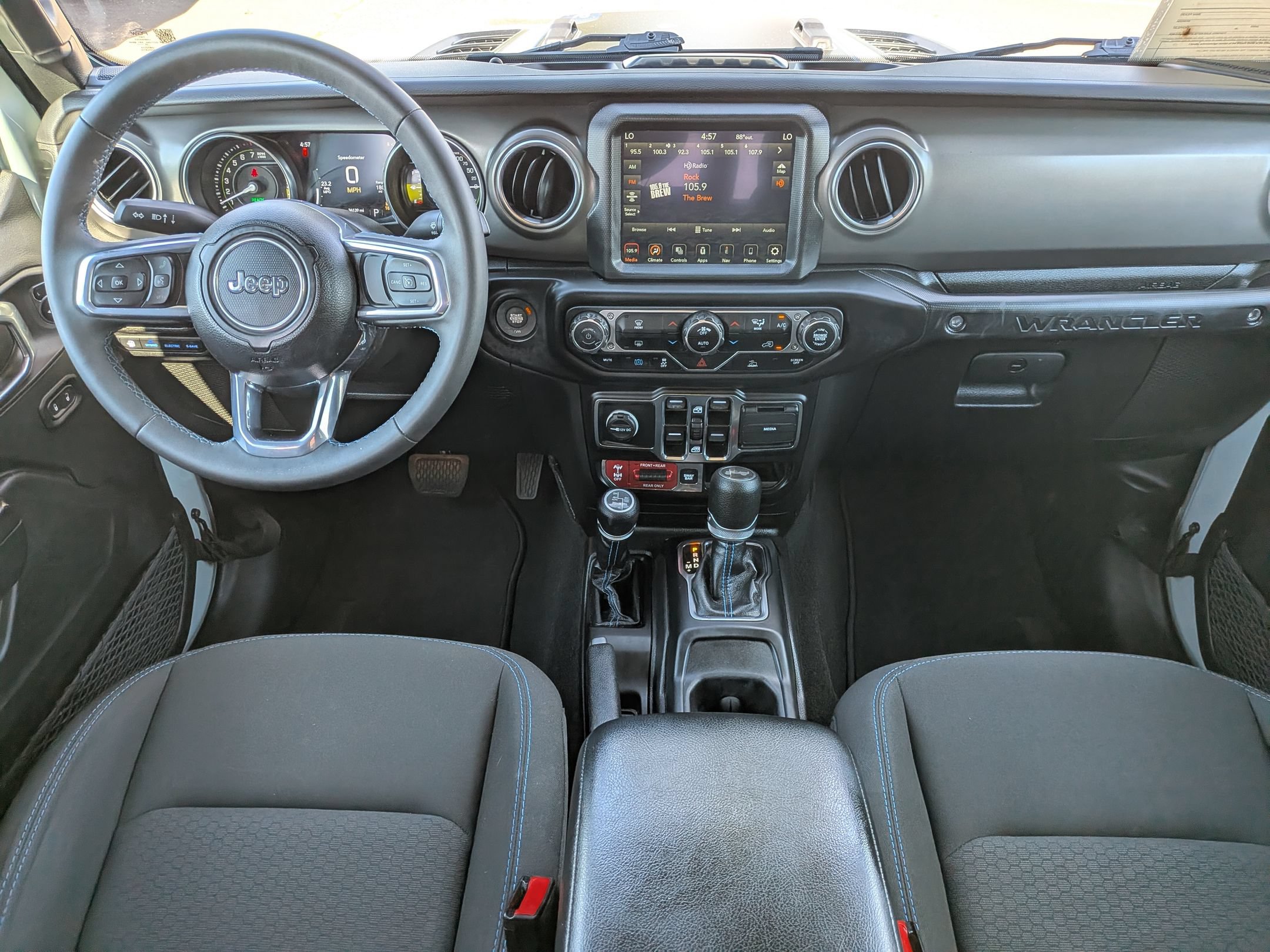 Used 2023 Jeep Wrangler Unlimited Rubicon 4xe AWD/4WD image 21