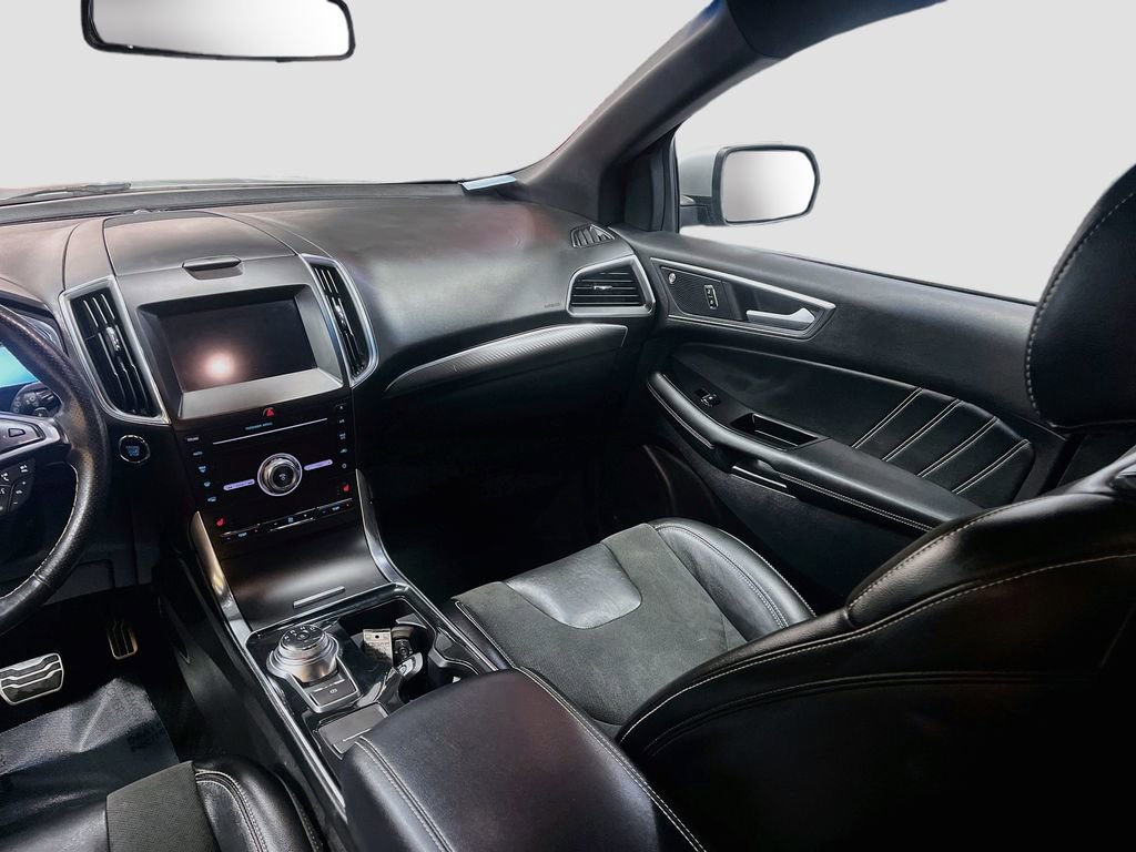 Used 2019 Ford Edge ST w/ Cold Weather Package AWD/4WD image 24