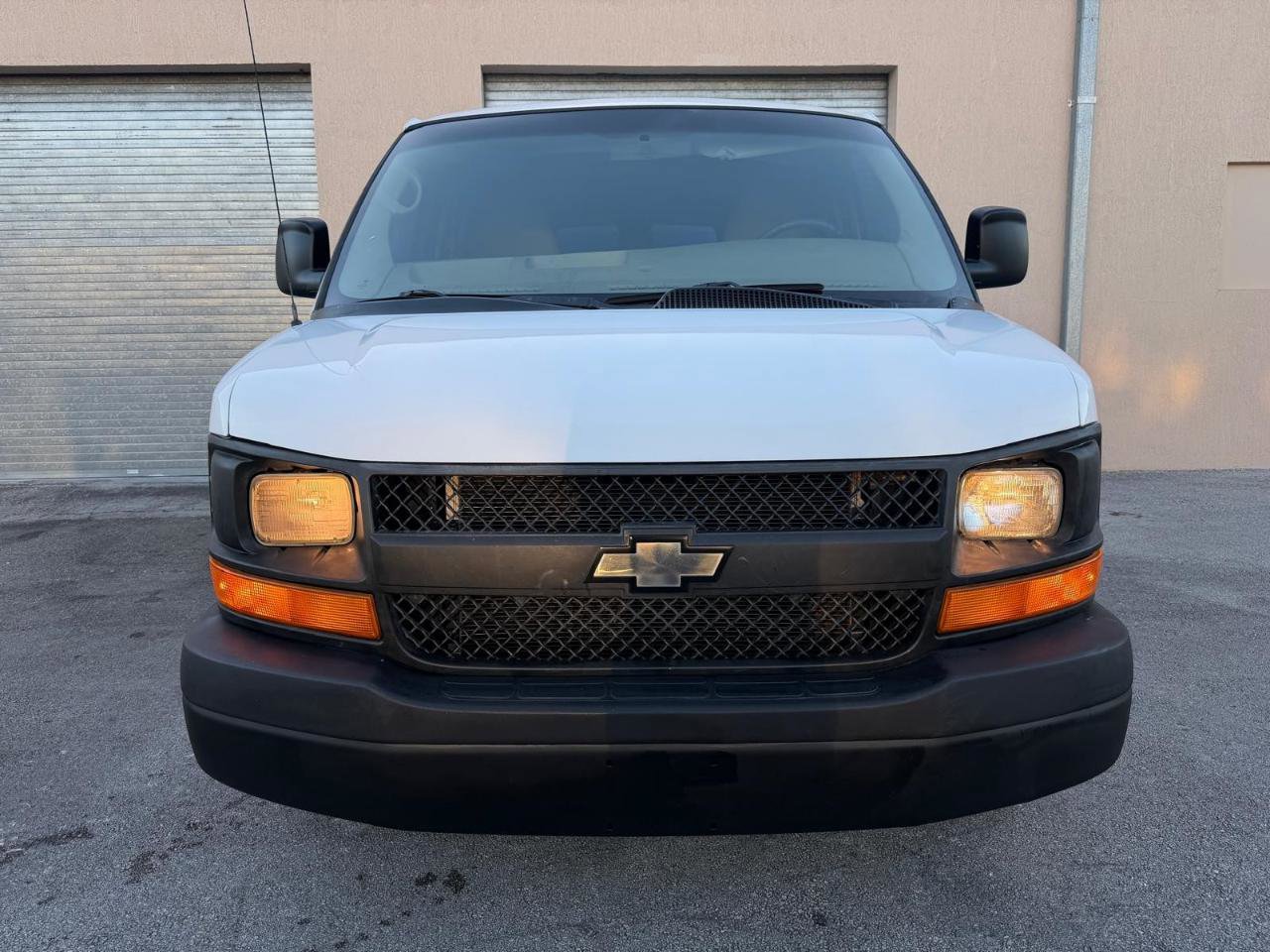 Used 2011 Chevrolet Express 1500 image 3