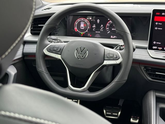 New 2026 Volkswagen Tiguan SE R-Line FWD image 17