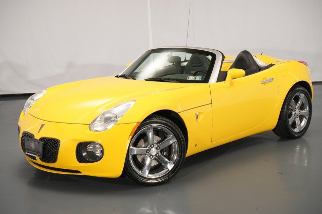 Used 2007 Pontiac Solstice GXP w/ Premium Package RWD image 1