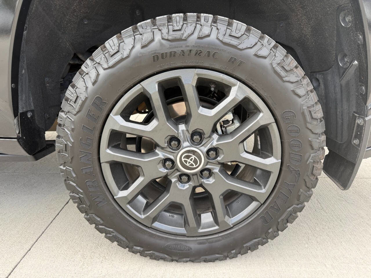 Used 2024 Toyota Sequoia Platinum AWD/4WD image 10