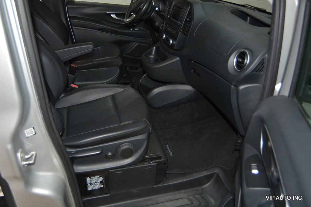 Used 2017 Mercedes-Benz Metris Passenger image 15