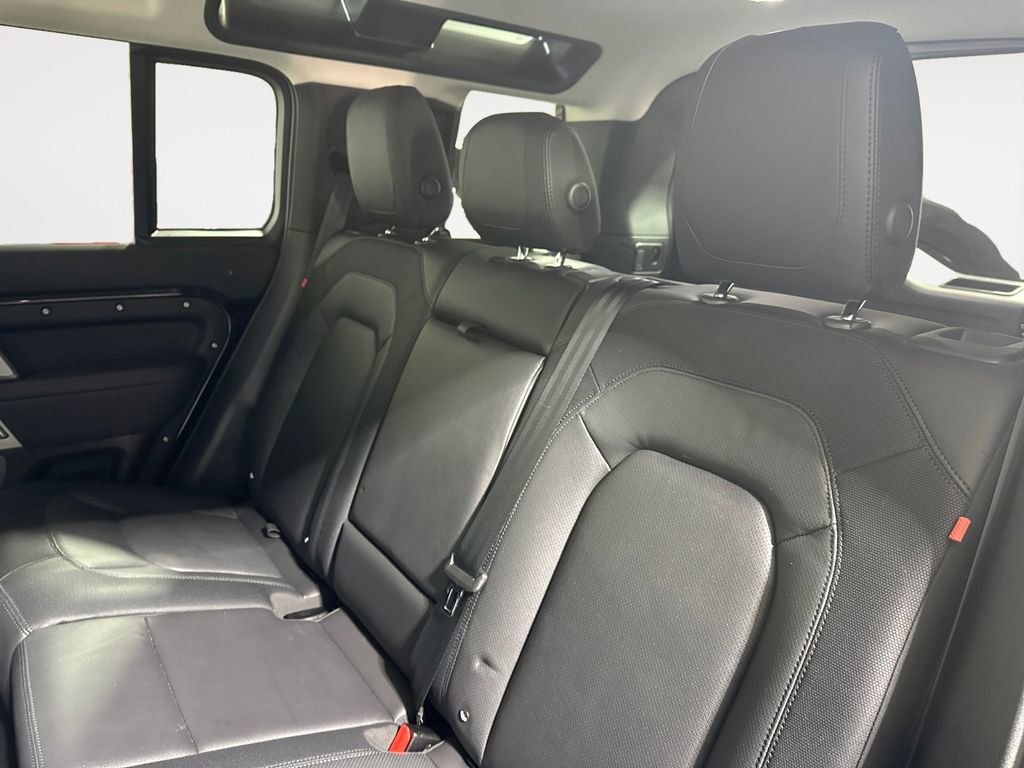 Used 2024 Land Rover Defender 110 X-Dynamic SE image 13