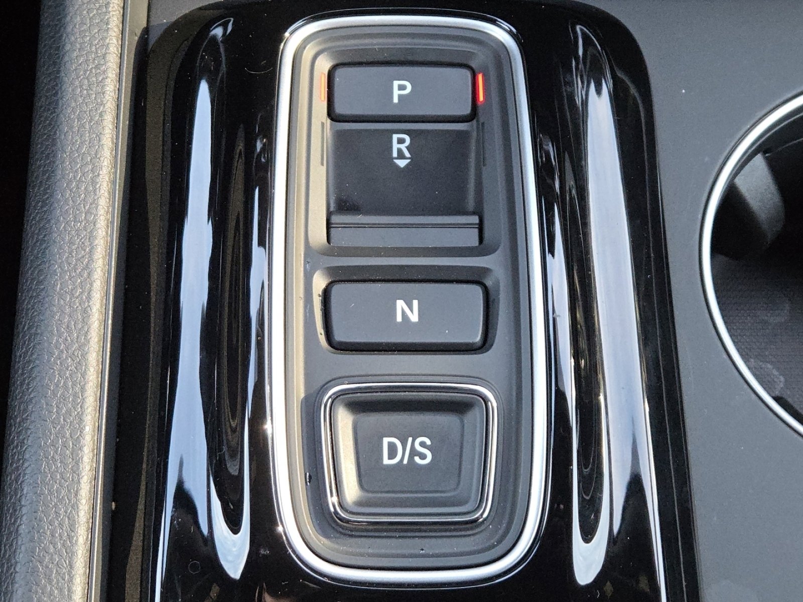 Used 2025 Honda Pilot Sport image 31