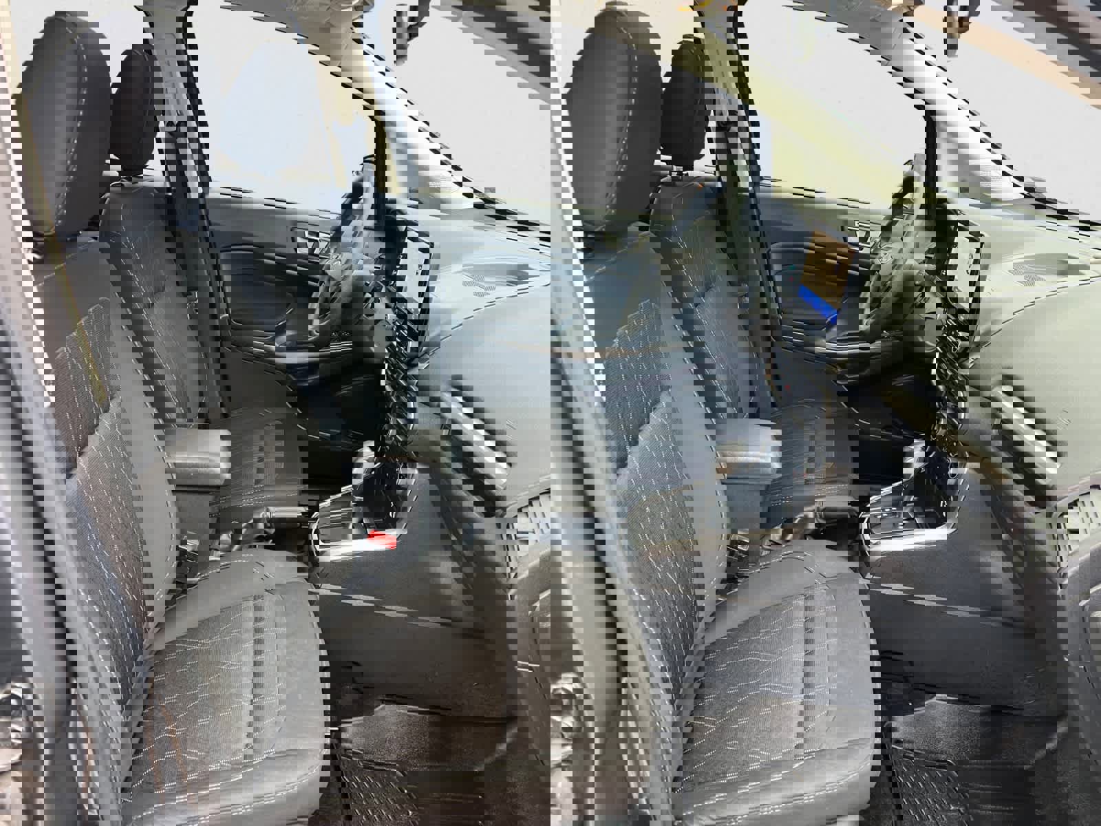 Used 2021 Ford EcoSport SE image 16