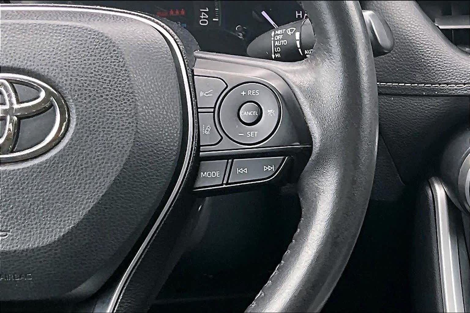Used 2019 Toyota RAV4 Limited w/ Advanced Technology Package AWD/4WD image 25