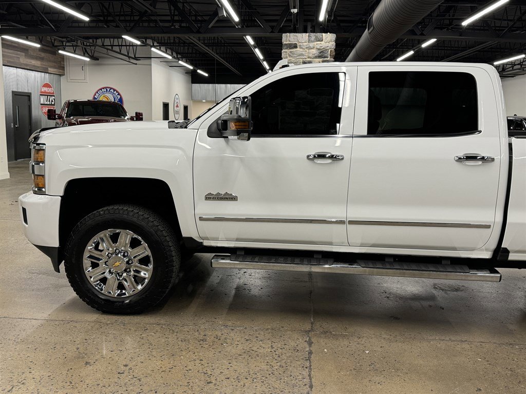 Used 2015 Chevrolet Silverado 2500 High Country w/ Duramax Plus Package image 5