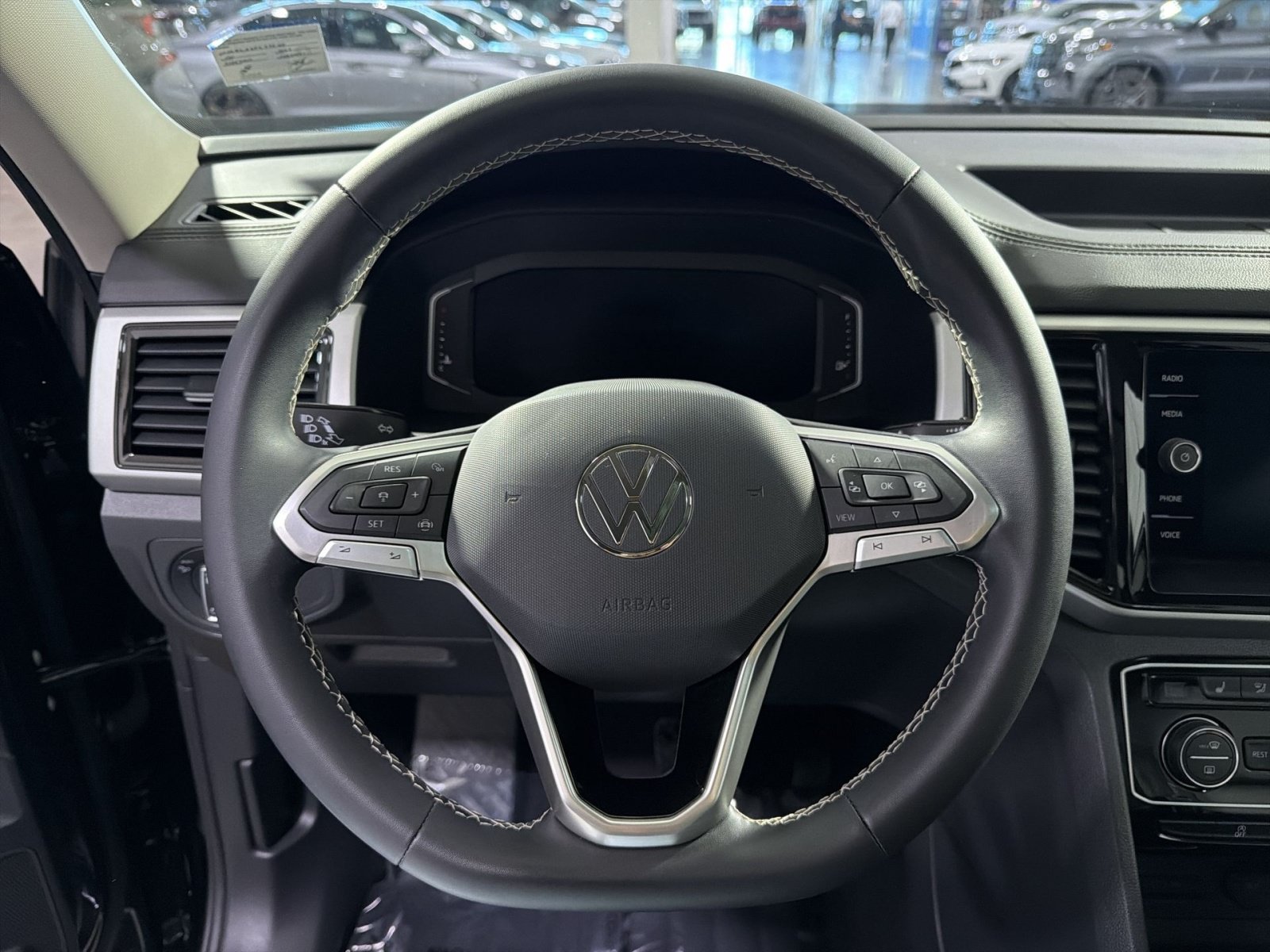 Used 2023 Volkswagen Atlas SE AWD/4WD image 25