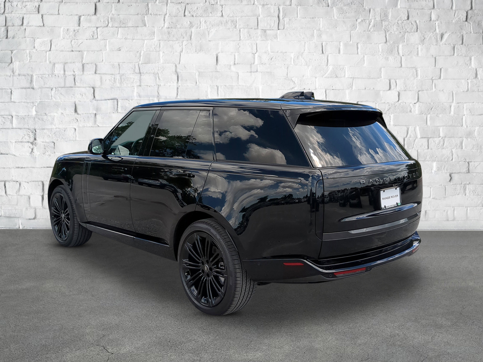 New 2025 Land Rover Range Rover SE image 4