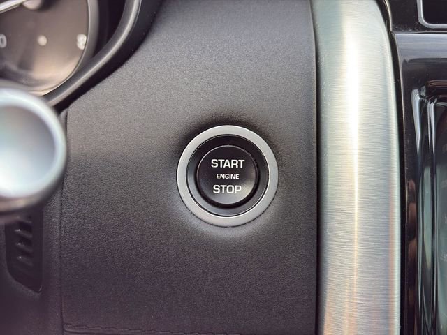 Used 2017 Land Rover Discovery HSE image 10